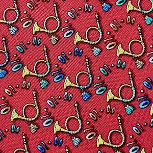 SALVATORE FERRAGAMO Italian Silk Musical Hunting Horns Red Multi Neck Tie Italy